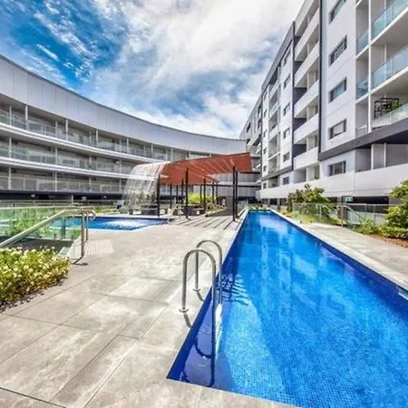 Entire Apartment With Lake View Tuggeranong Exterior photo