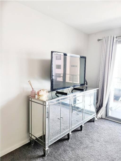 Apartment Entire With View *